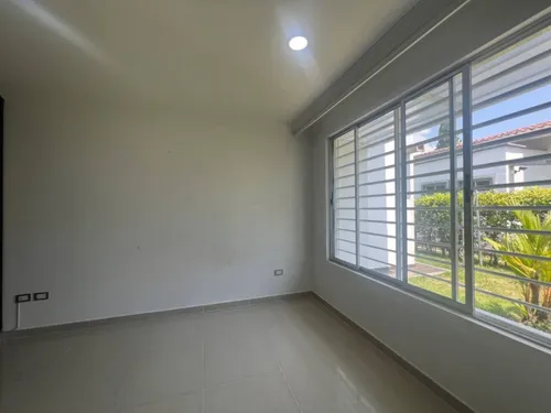Casa En Venta En Vallle Del Rio. Cod V8014608