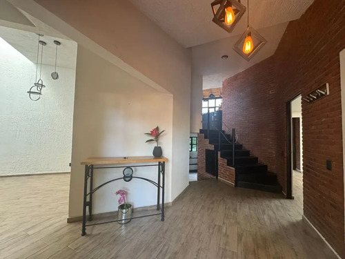 Casa Muy Amplia En Venta Y Renta En Residencial La Asunción Frente A Parque Bicentenario De Metepec