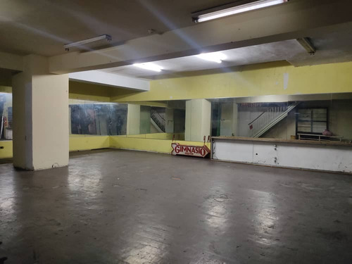 Imagen 10 de 14 de Local Comercial Centro Comercial Savil Los Teques.