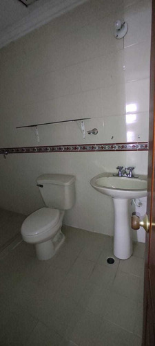 Imagen 13 de 17 de Casa En Arriendo En Cali Tequendama. Cod 102430
