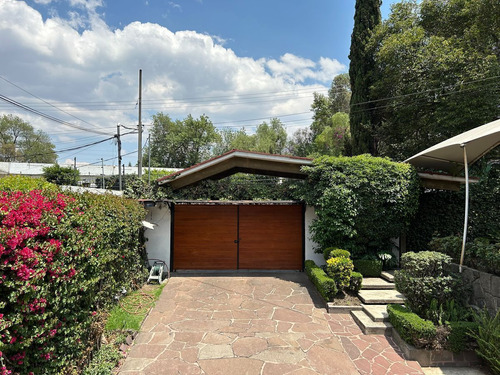 Jardines Del Pedregal, Casa Con Gran Jardín En Un Solo Nivel
