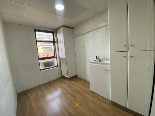 Arriendo Oficina Excelente Ubicación A Pasos Metro Tobalaba