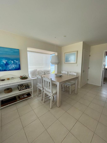 Imagen 6 de 19 de Apartamento En Alquiler De 2 Dormitorios En Frente Al Mar