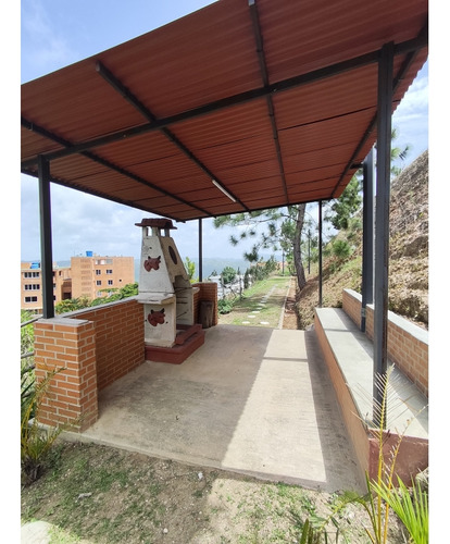 Se Alquila Bello Apartamento Ubicado En Loma Linda.