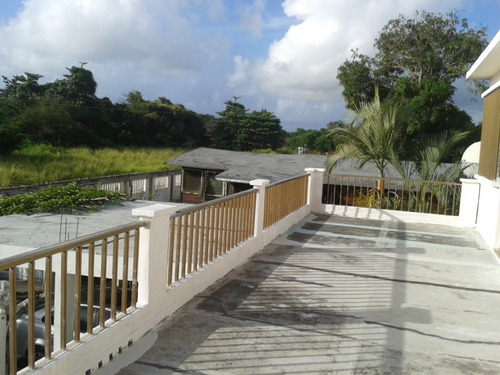 Imagen 10 de 11 de Rio Chico, Urb. Mercedes De Paparo Quinta Playera 2 Niveles. 5 Hab, 6 Baños,piscina,caney Parrillero.cercado Con Muros A Mts De La Playa Y Canal