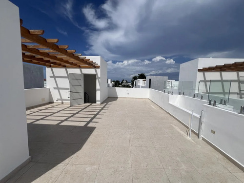 Villas Listas Para Entregar En Brisas De Punta Cana, 3 Habitaciones, Terraza En El 3er Nivel