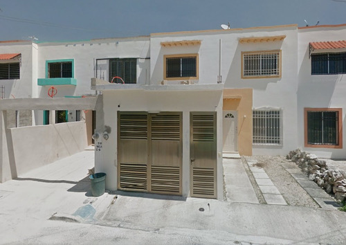 Casa En Venta En Residencial Andalucia Cancun. Pm811