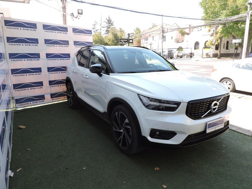 Volvo XC40 T5 R-design