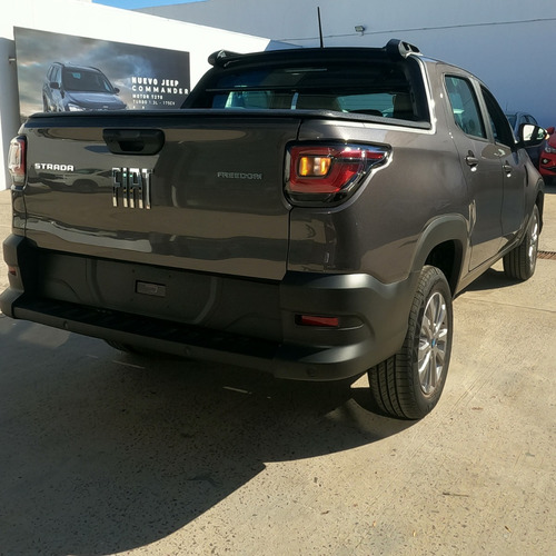 Fiat Strada 1.4 8v Freedom Cd