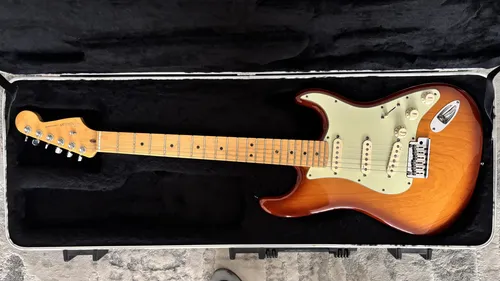 Fender USA Stratocaster Sunburst 2011年製 Fender Stratocaster American Deluxe Usa 2011 Com Case