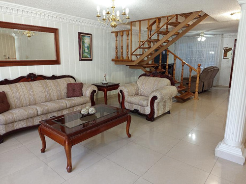 Casa En Venta En Colonia Bulevares 1a. Sección, Aguascalientes, Aguascalientes