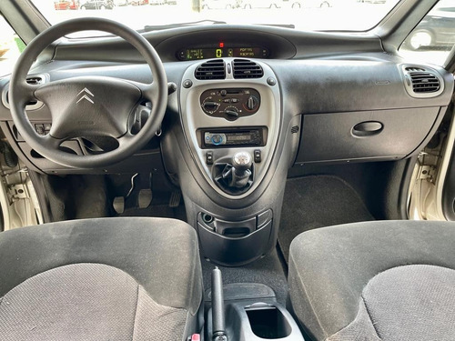 Imagem 10 de 12 de Citroen Picasso Glx 1.6 2010 Completa Otimo Estado.