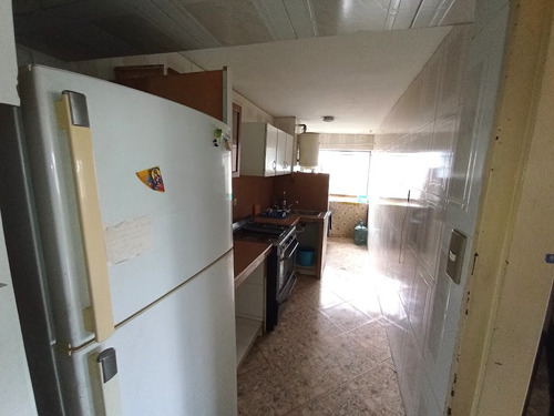Se Ofrece En Venta Comodo Y Centrico Apartamento Ubicado En Centro Parque Caracas La Candelaria