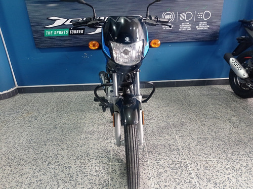 Imagen 2 de 18 de Bajaj Boxer Ct 100 Es 2024