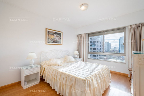 Imagen 16 de 30 de Venta De Apartamento De Tres Dormitorios Sobre Playa Brava Y A Pasos De Península - Punta Del Este Brava