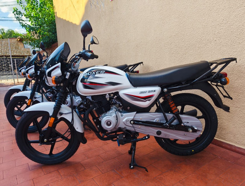 Alquiler Semanal De Motocicletas A Cargo