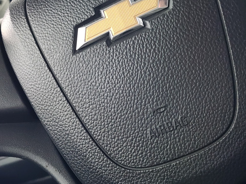 Chevrolet Onix Joy 1.0