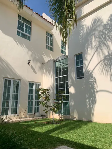 Preciosa Residencia En Venta
