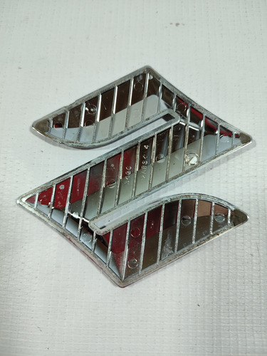 Emblema Suzuki Swift Mod 12-17 Original (Usado)