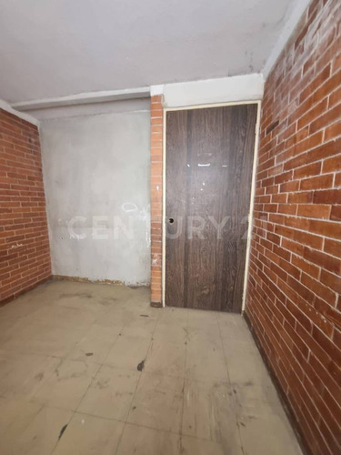 Departamento Con 3 Recamaras En Jardines De Los Báez Ecatepec