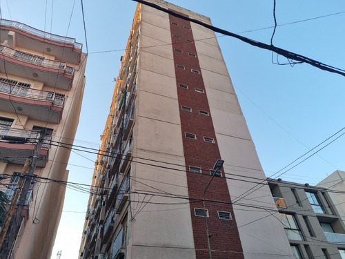 Imagen 2 de 15 de Departamento 3 Ambientes Con Gran Patio/ Ramos Mejía/ Céntrico