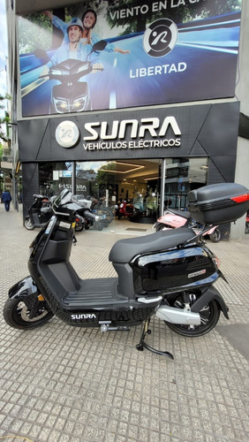 Imagen 10 de 25 de Moto Eléctrica Robot S /porta Equipaje Y Baúl De Regalo / A
