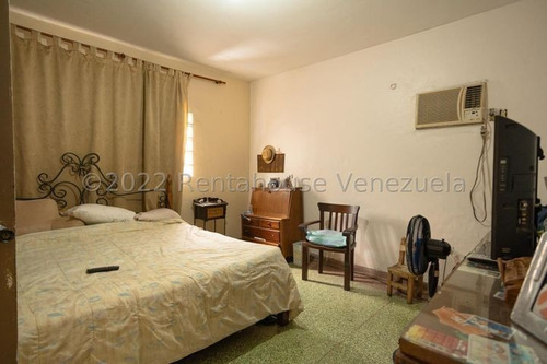 Imagen 9 de 16 de Casa En Venta En Santa Monica Caracas 22-23785