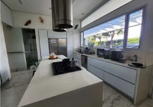 Venta De Casa De Lujo Con Ascensor En Llanogrande, Sector Cabeceras