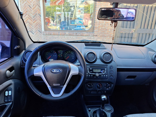 Ford Fiesta 1.6 Ambiente Mp3