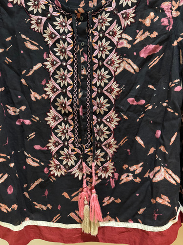 Camisa Rapsodia Con Flores Bordadas Y Brillos (Usado)