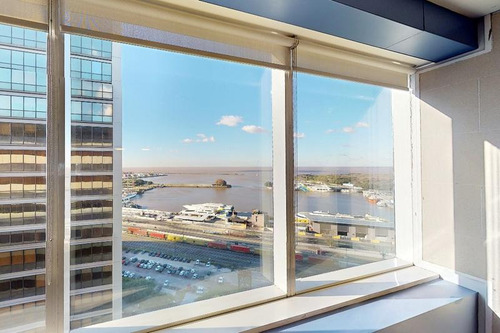 Laminar Plaza | Oficina En Impecable Estado | Excelentes Vistas - Disponibilidad Inmediata.