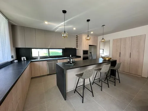 Se Vende Residencia En Altozano, Luxury.,3 Recamaras, 4.5 Baños, Jardín, Cto Ser
