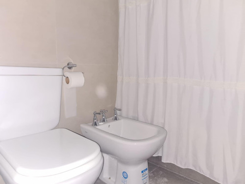 Departamento En Venta España Al 1200, Oportunidad!