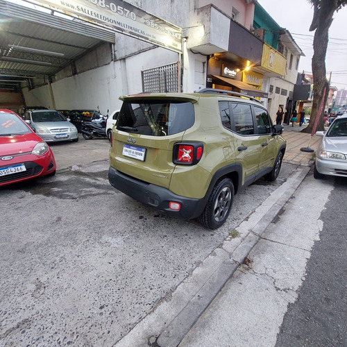 Jeep Renegade 1.8 Flex Aut. 5p
