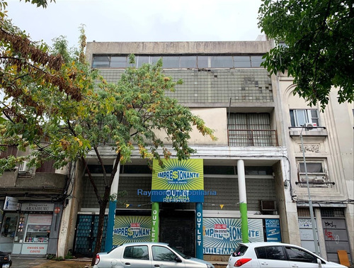 Excelente Local De 774m2 A Metros De Gral Flores