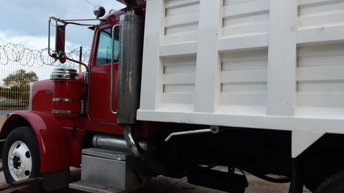 Imagen 13 de 15 de Camión De Volteo Peterbilt