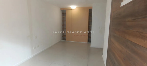 Apartamento En Venta De 3 Dormitorios En Torres Barcelona, Punta Del Este.