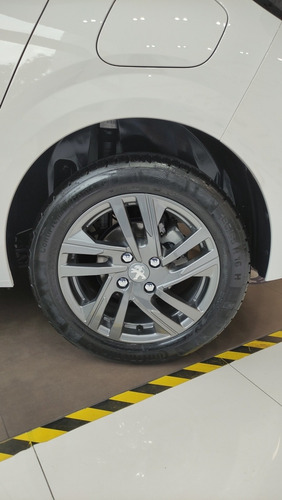 Imagen 11 de 12 de Peugeot 208 Active