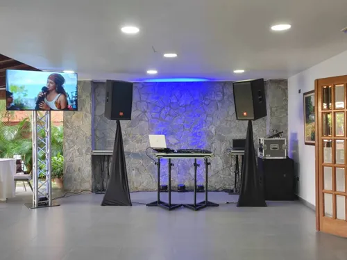 Alquiler Miniteca, Sonido, Luces Negras Uv Neon, Karaoke, Dj