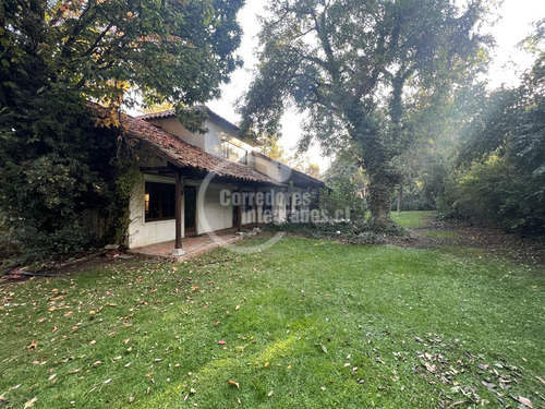 Casa En Venta De 5 Dorm. En Lo Barnechea