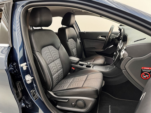 Mercedes-Benz GLA 200 CGI STYLE 7G-DCT