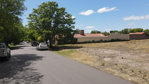 Lotes Únicos En Barrio Belgrano, A Metros Del Parque Y Tenis Club