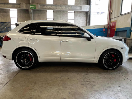 Porsche Cayenne 4.8 V8 Turbo S 5p