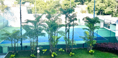 Vendo Apartamento En La Florida En Un Excelente Condominio