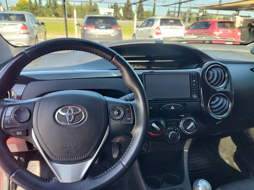 Toyota Etios 1.5 Xls 6Mt