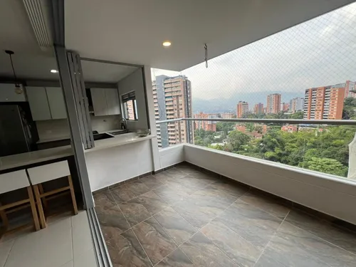 Apartamento En Venta En Loma Los Mesa. Cod V11184