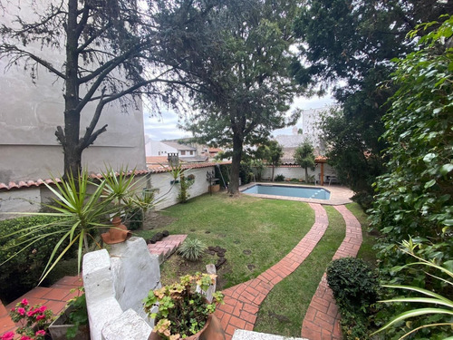 Imagen 19 de 20 de Hermoso Chalet En Venta A Metros Del Centro Comercial