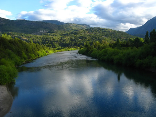 Oportunidad !!! Orilla Río Palena, Carretera Austral, 63 Ha