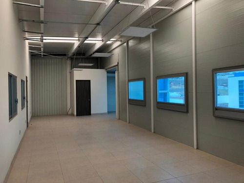 Imagen 2 de 7 de Bodega Comercial En Renta Quadrum Conin