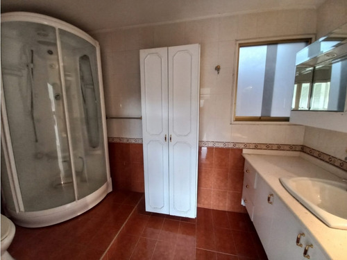 Apartamento En Planta Baja Res Ana María Urb El Picacho San Antonio